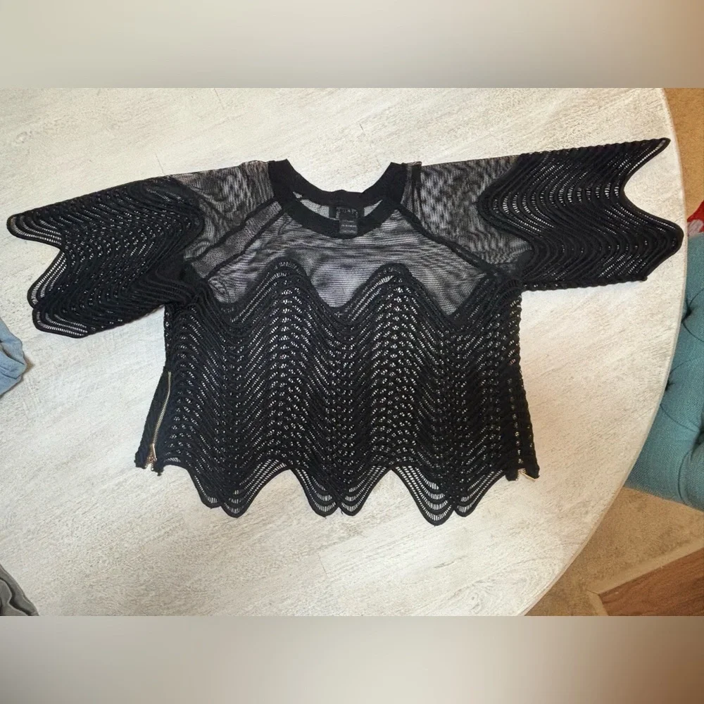 Gracia Black Sheer Lace Blouse - Picture 2 of 4